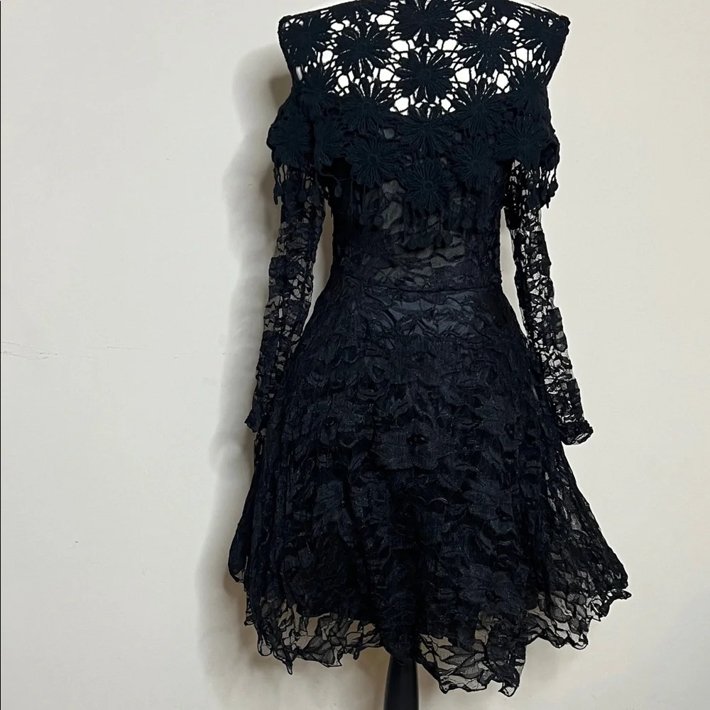 🖤Elegant Black Lace Off-Shoulder Dress - Picture 12 of 16